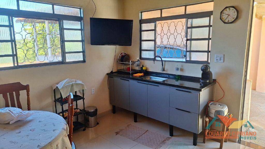 Casa à venda com 3 quartos, 250m² - Foto 18