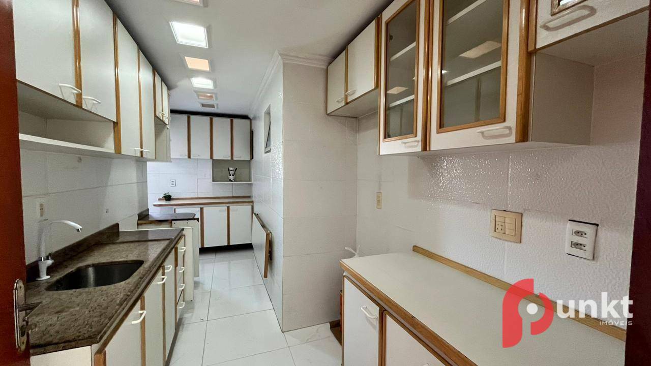 Apartamento para alugar com 3 quartos, 101m² - Foto 11