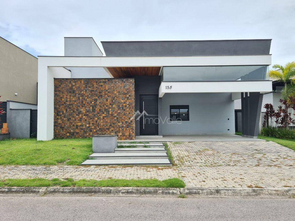 Casa de Condomínio à venda com 4 quartos, 270m² - Foto 1