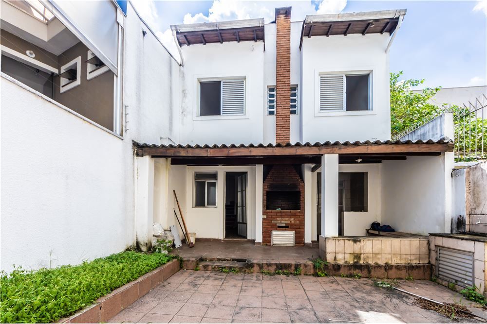 Casa de Condomínio à venda com 4 quartos, 203m² - Foto 1