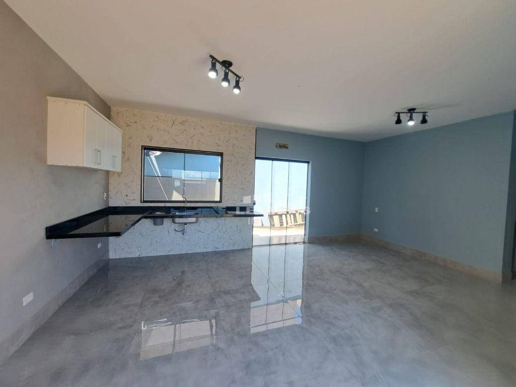 Casa para alugar com 1 quarto, 38m² - Foto 1