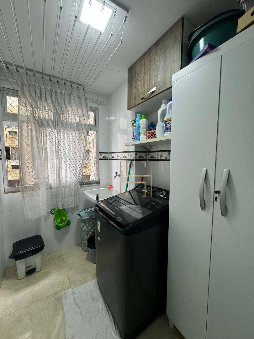 Apartamento à venda com 3 quartos, 73m² - Foto 2