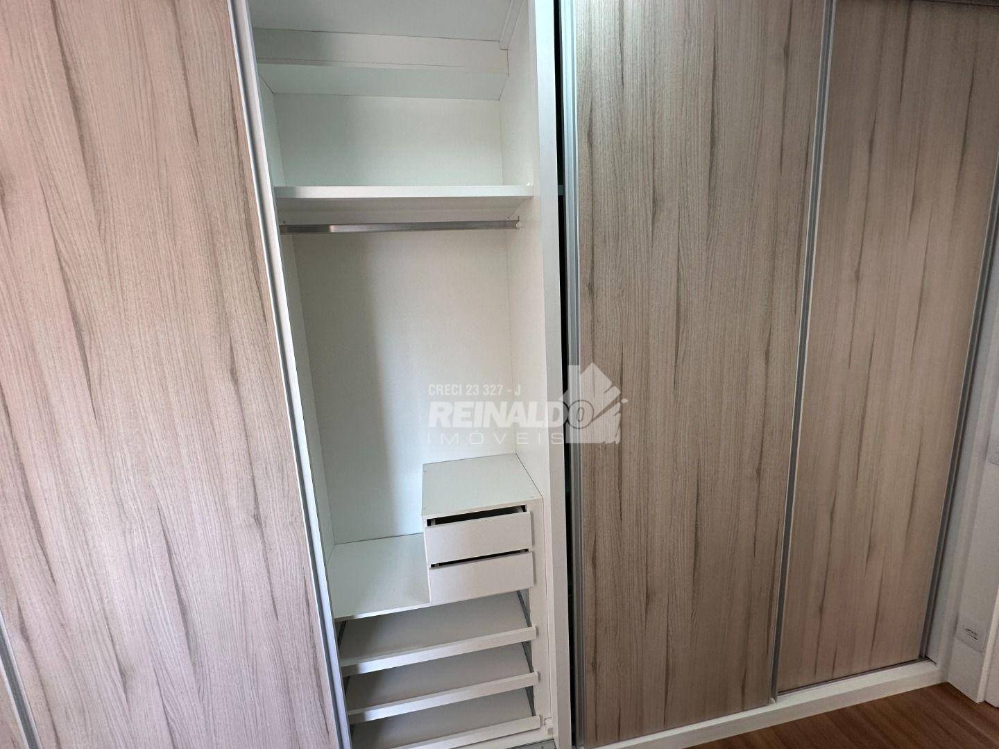 Apartamento para alugar com 3 quartos, 120m² - Foto 17