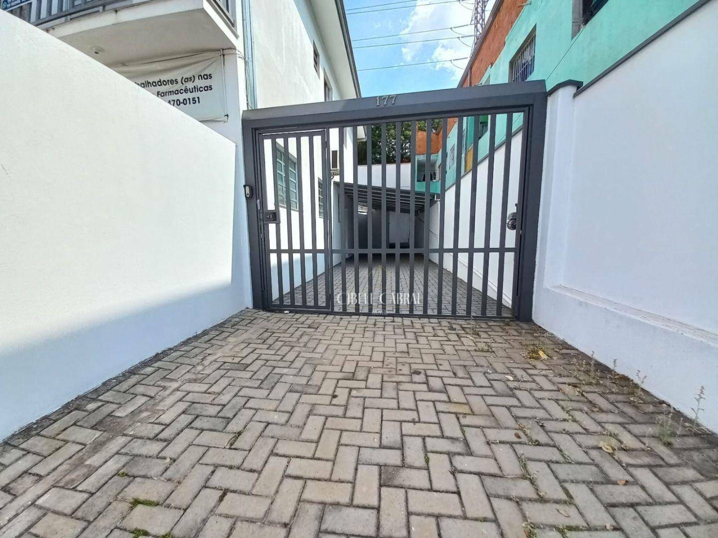 Casa à venda e aluguel com 3 quartos, 105m² - Foto 1