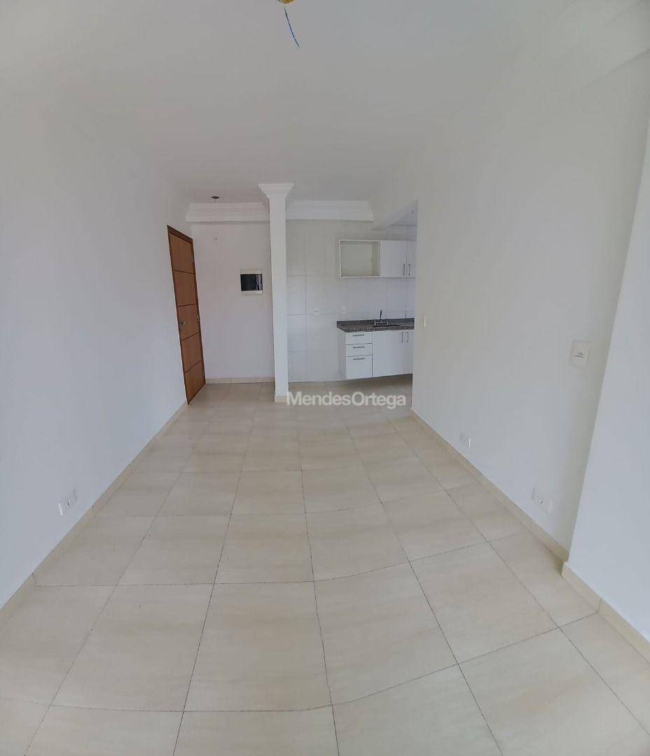 Apartamento para alugar com 2 quartos, 63m² - Foto 4