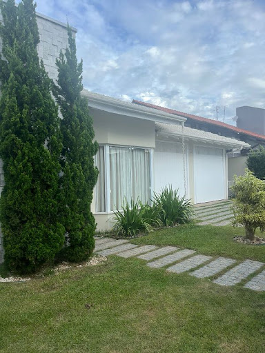 Casa à venda com 3 quartos, 288m² - Foto 1