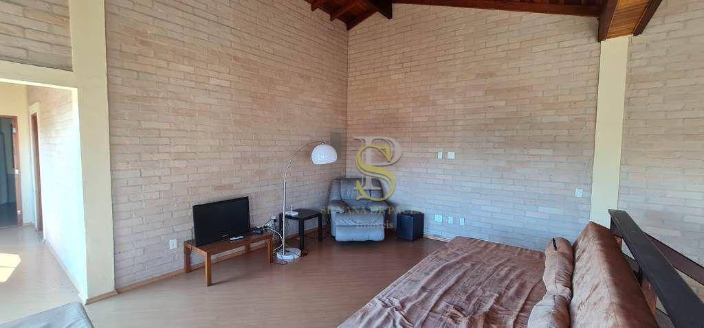 Chácara à venda com 4 quartos, 247m² - Foto 32