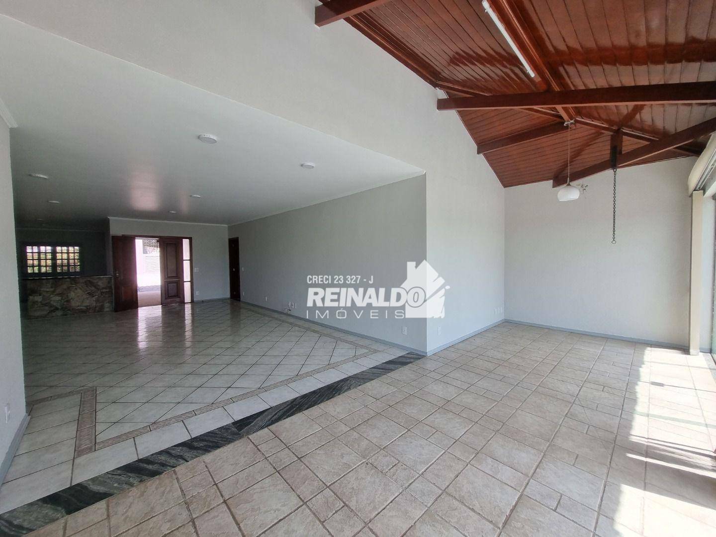 Casa de Condomínio para alugar com 4 quartos, 330m² - Foto 14