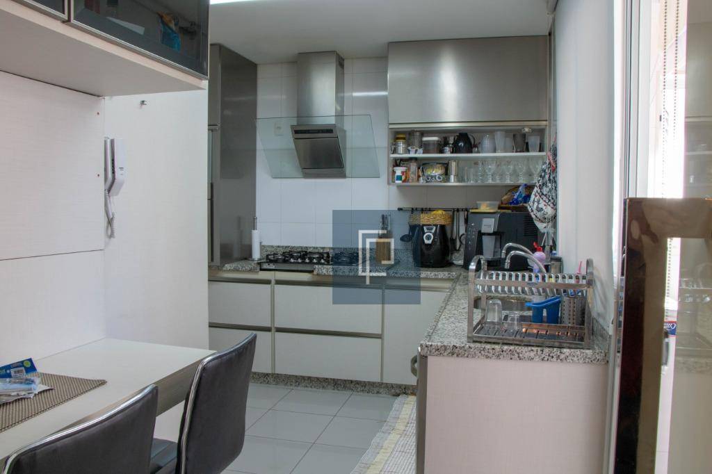 Apartamento à venda com 3 quartos, 126m² - Foto 7