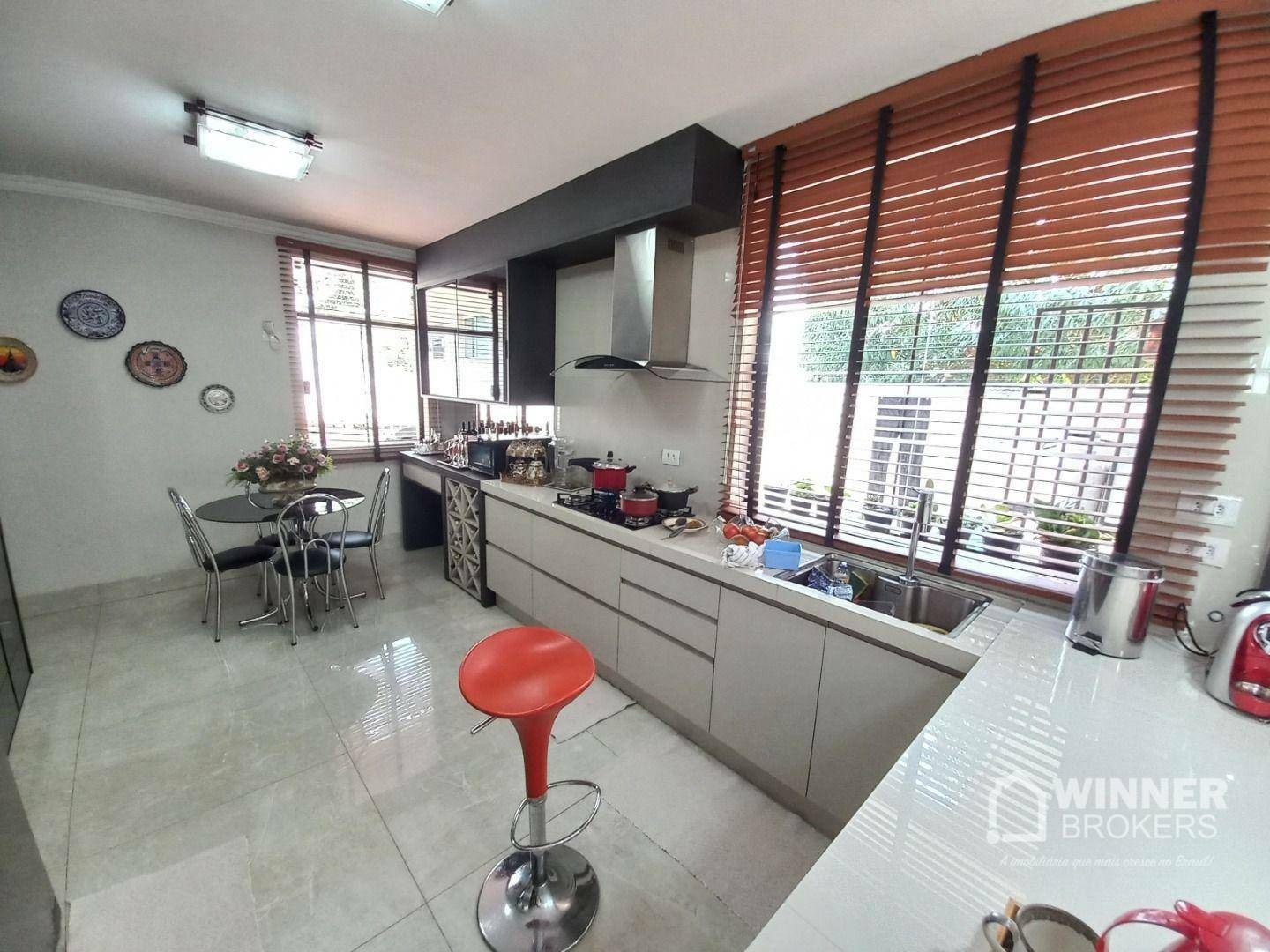 Casa à venda com 4 quartos, 293m² - Foto 13