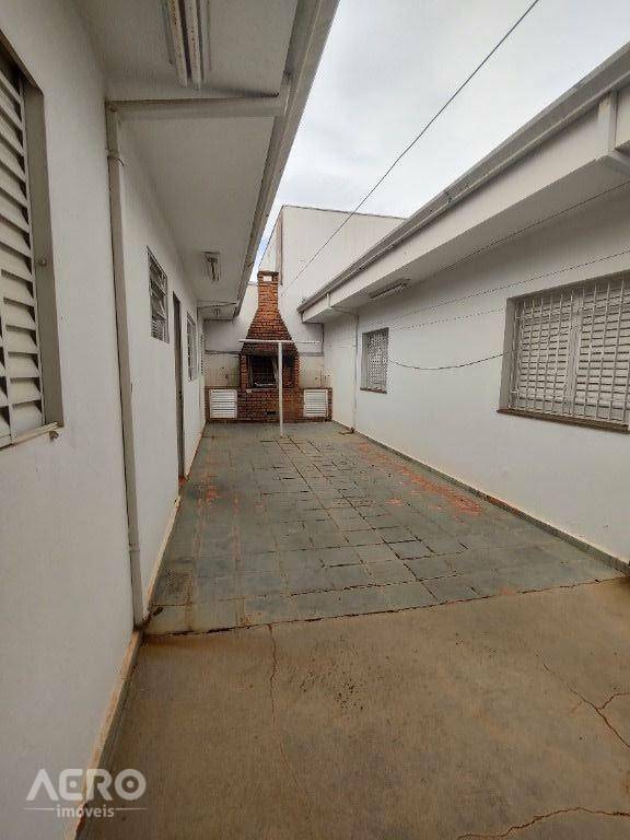 Casa à venda com 4 quartos, 272m² - Foto 37