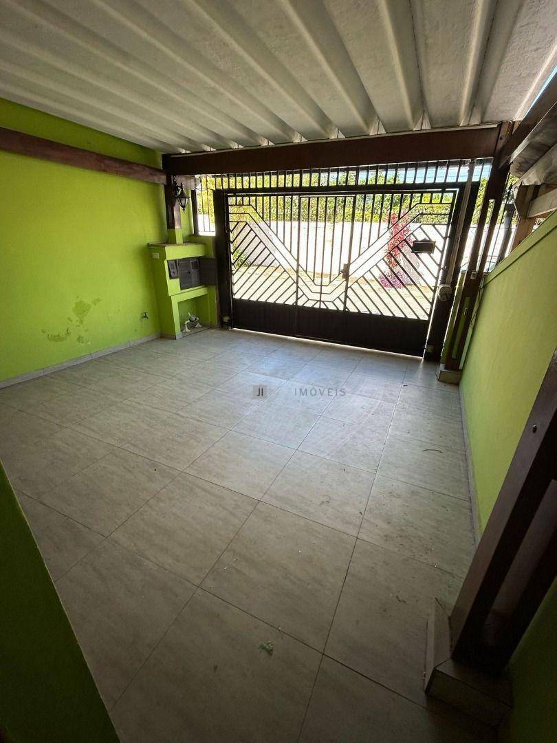 Sobrado à venda com 3 quartos, 135m² - Foto 1