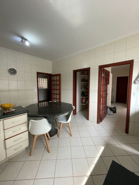 Casa de Condomínio à venda com 4 quartos, 380m² - Foto 19