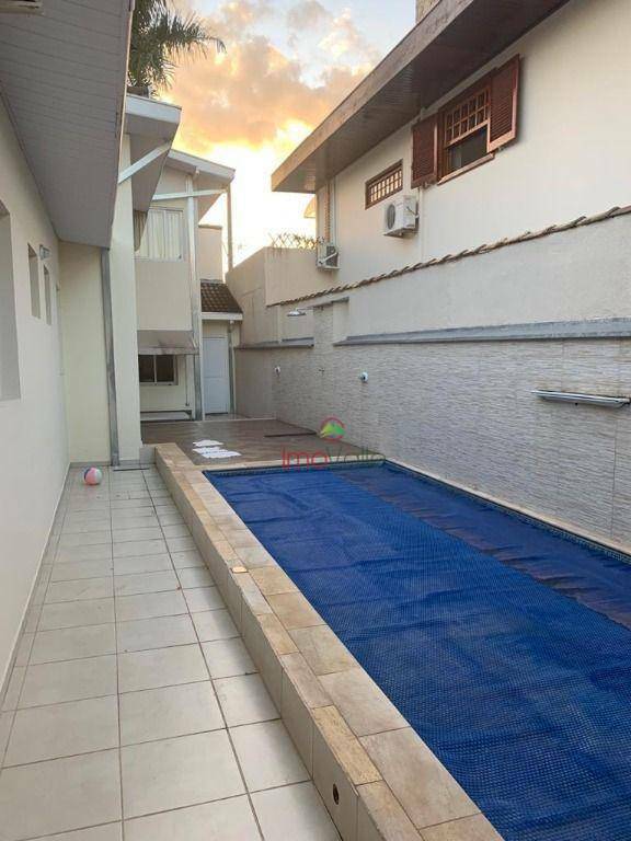 Casa de Condomínio à venda com 3 quartos, 320m² - Foto 29