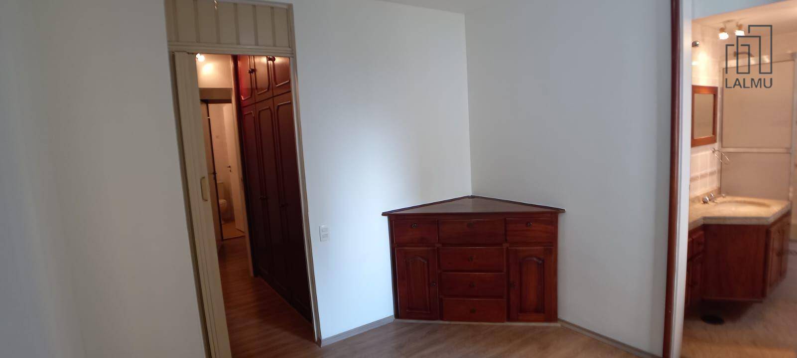 Apartamento para alugar com 4 quartos, 130m² - Foto 23