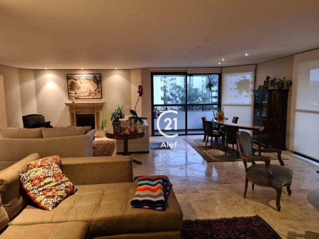 Apartamento para alugar com 4 quartos, 340m² - Foto 1