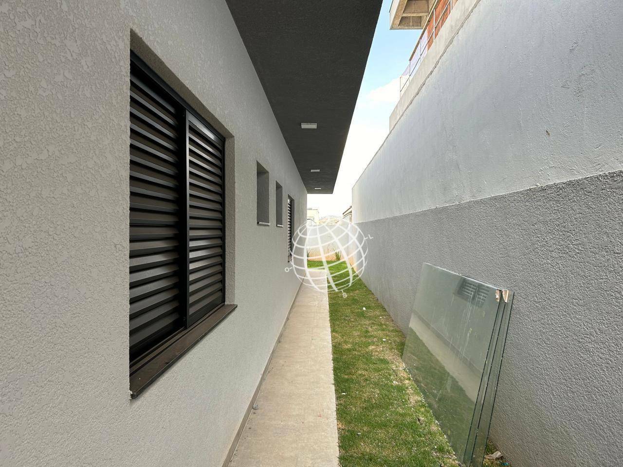 Casa de Condomínio à venda com 4 quartos, 305m² - Foto 4