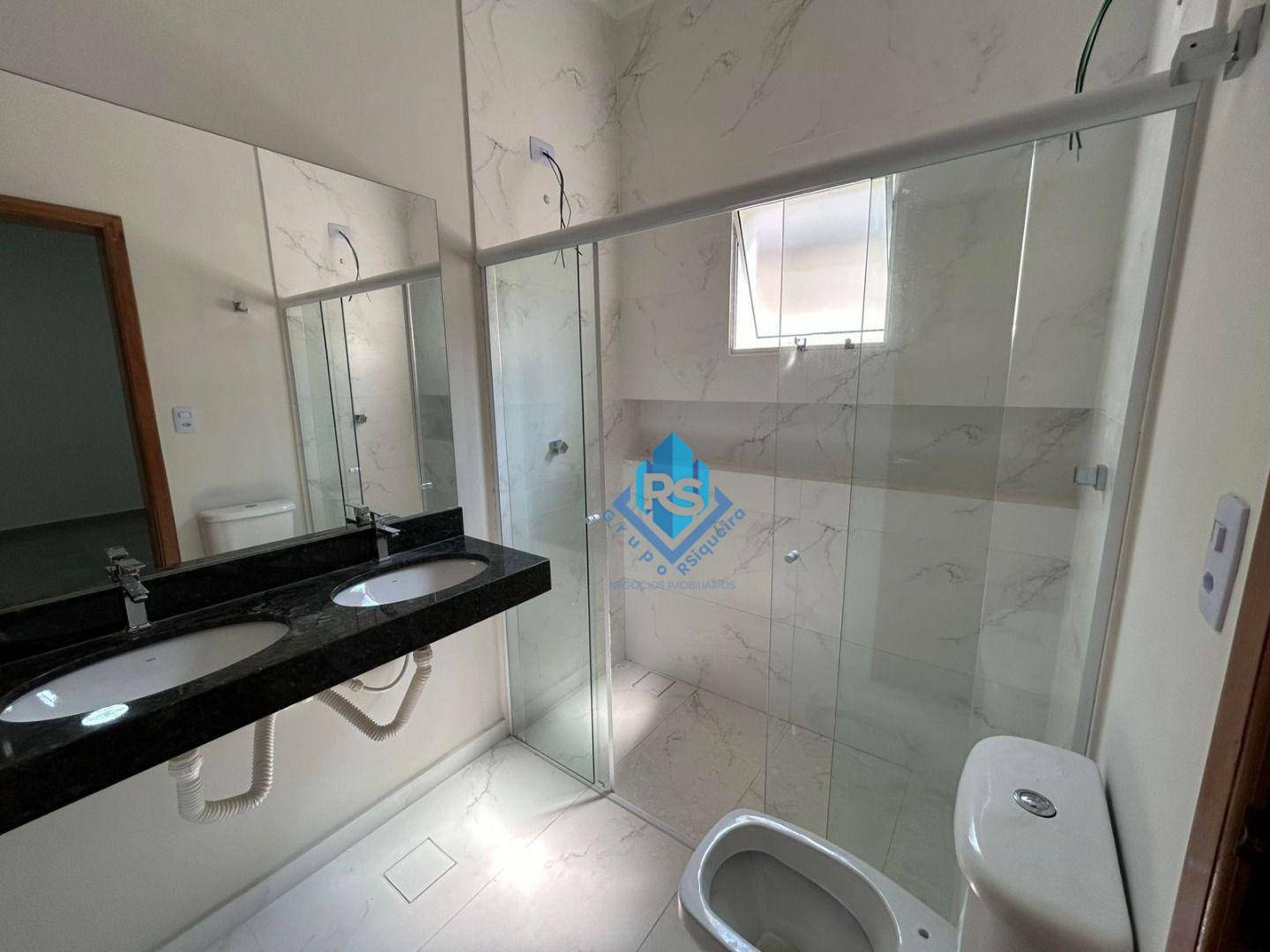 Casa à venda com 3 quartos, 211m² - Foto 14