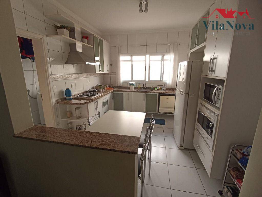 Casa de Condomínio à venda com 3 quartos, 218m² - Foto 12