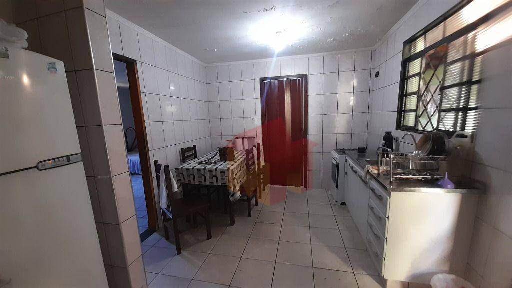 Casa à venda com 4 quartos, 120m² - Foto 4