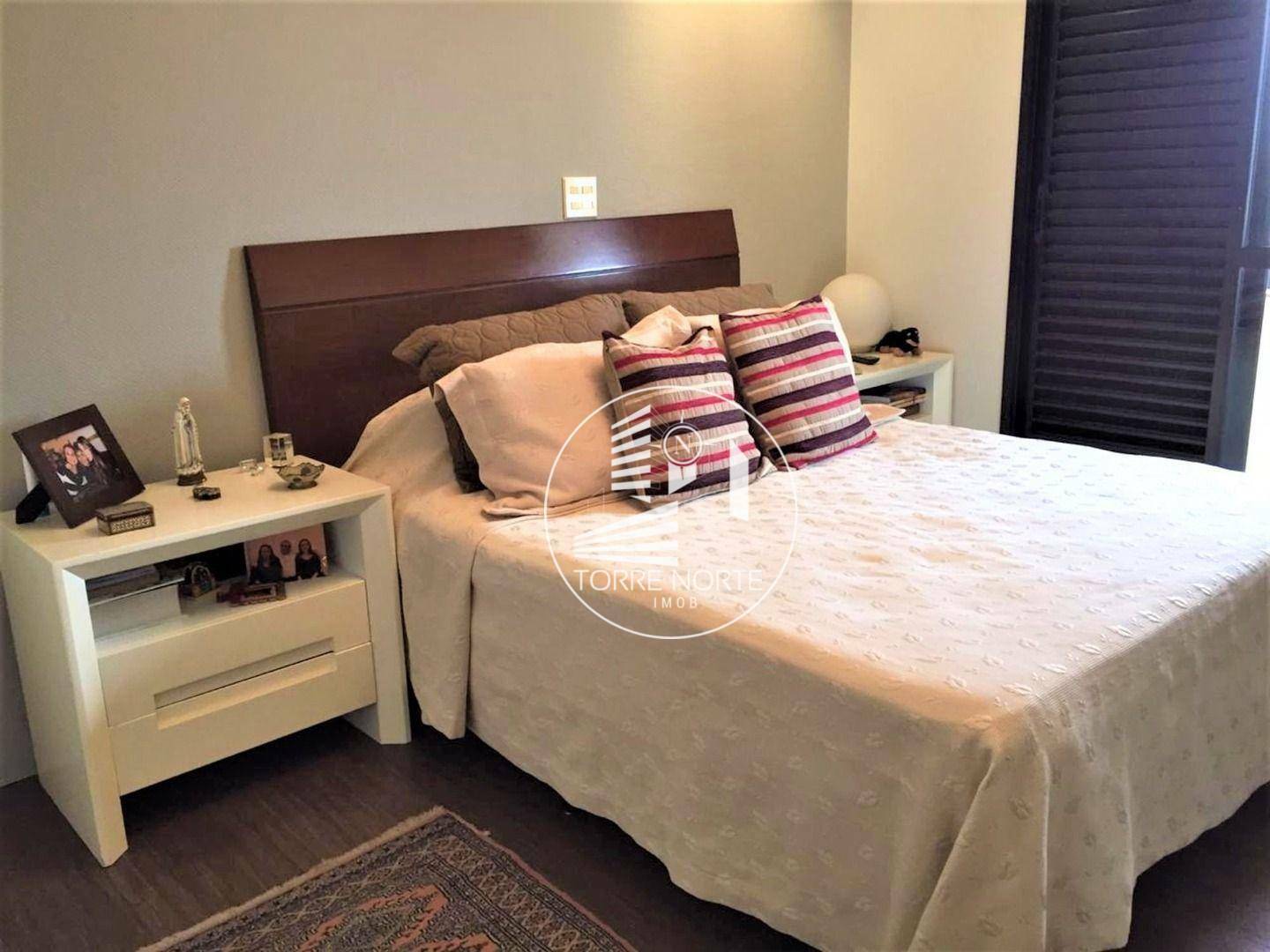 Apartamento à venda com 4 quartos, 250m² - Foto 12