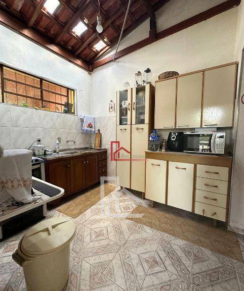 Chácara à venda com 4 quartos, 250m² - Foto 11