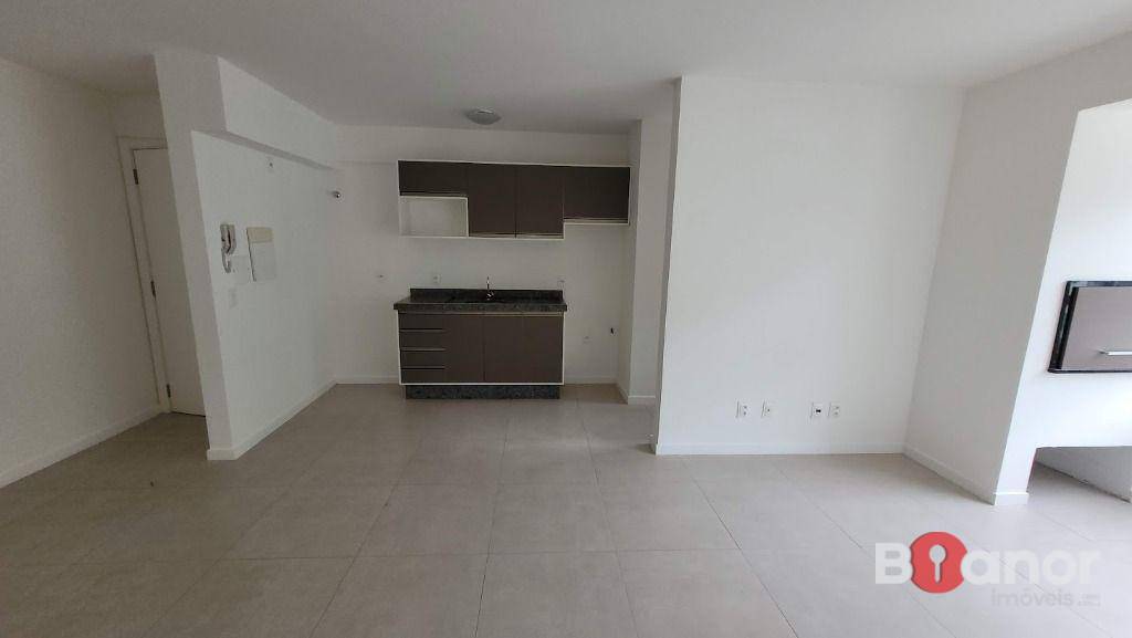 Apartamento para alugar com 3 quartos, 75m² - Foto 5