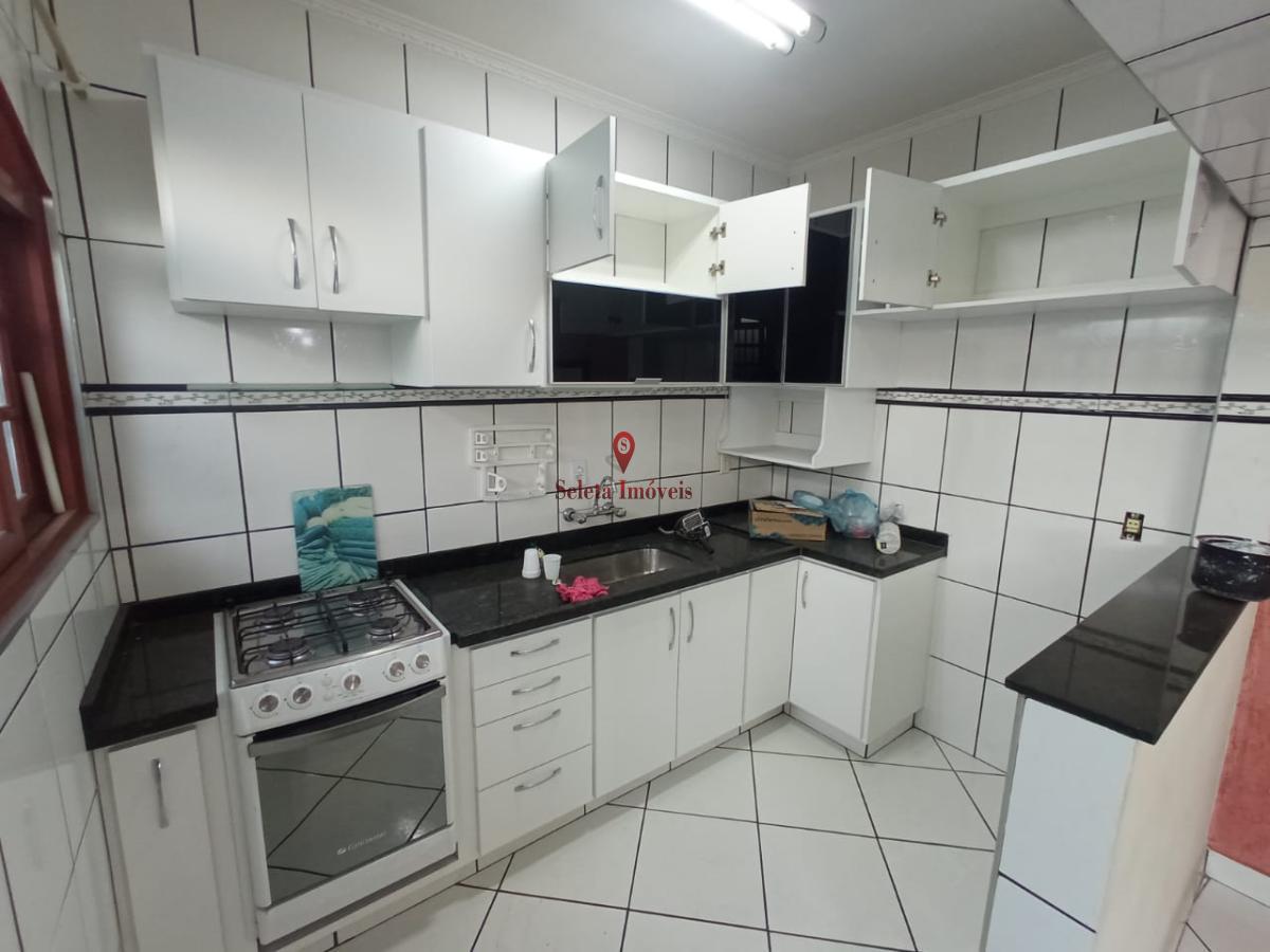 Casa à venda com 3 quartos, 200m² - Foto 8