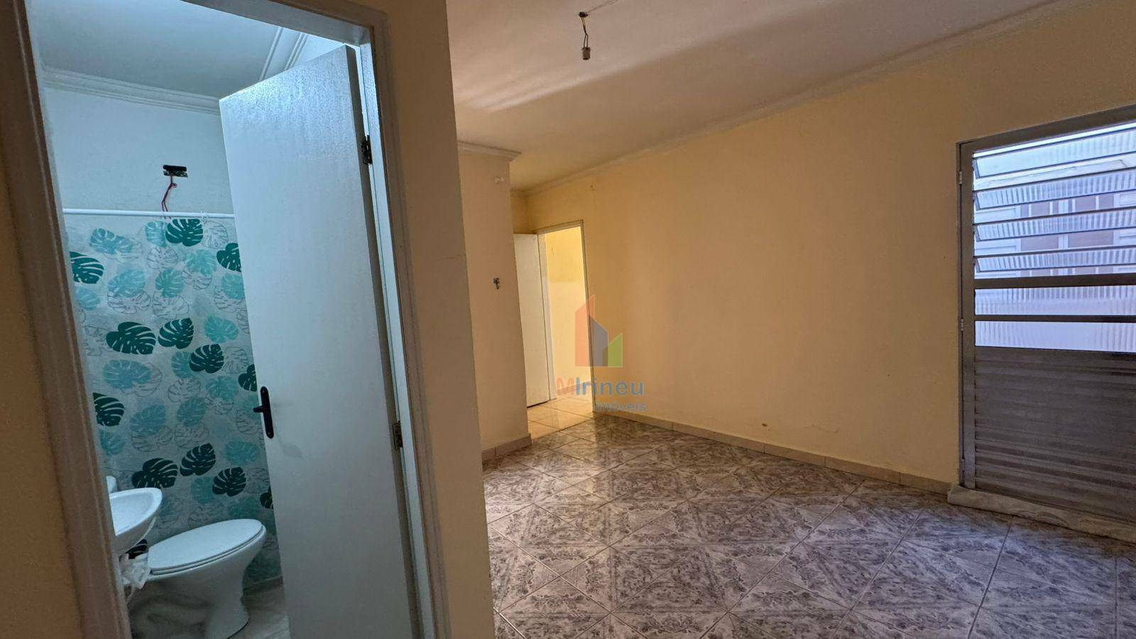Casa para alugar com 5 quartos, 200m² - Foto 14