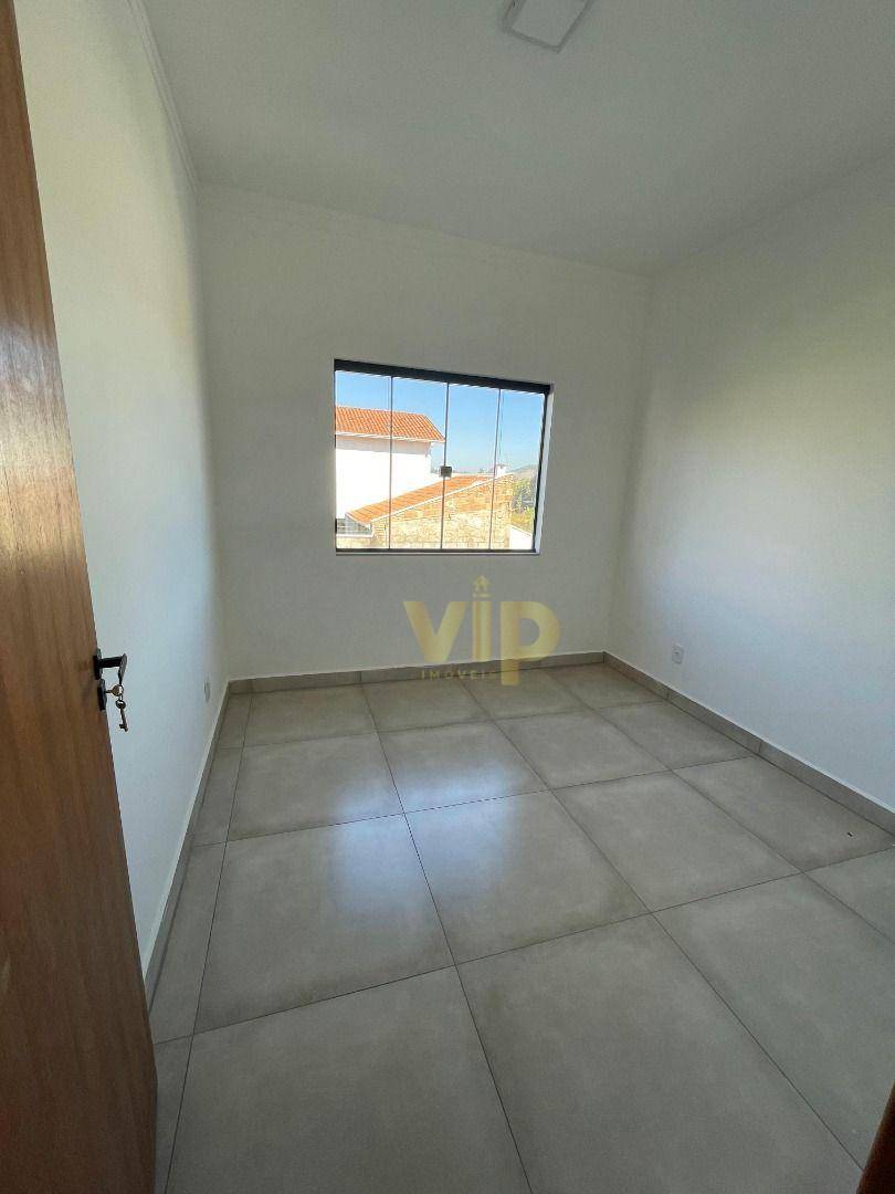 Casa à venda com 3 quartos, 99m² - Foto 2