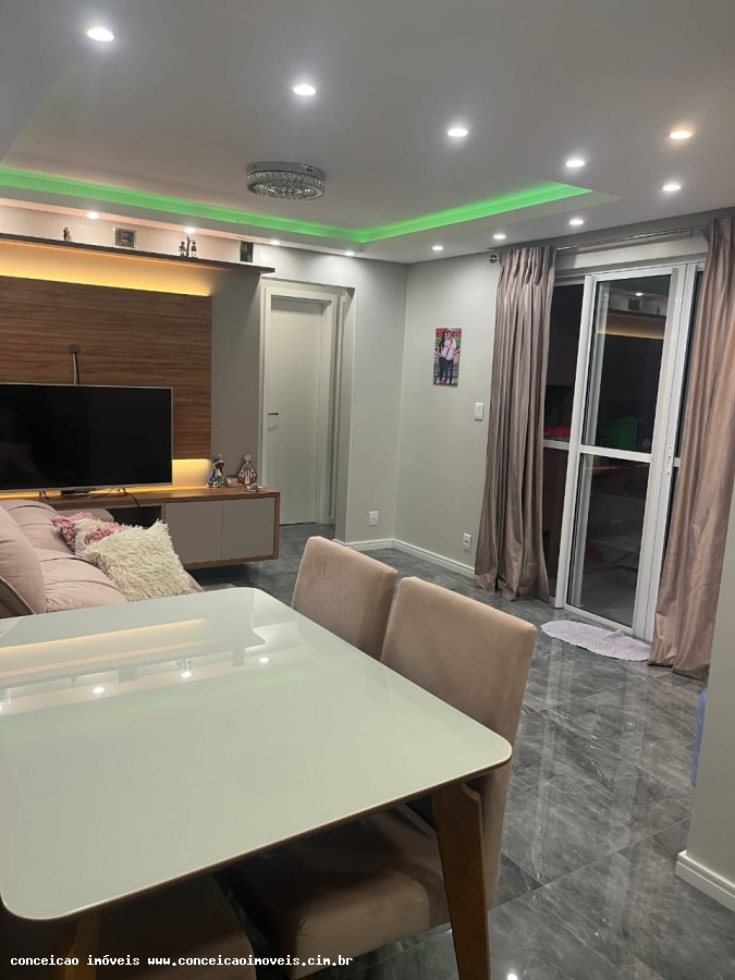 Apartamento à venda com 2 quartos, 64m² - Foto 2