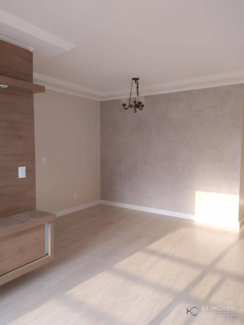 Apartamento para alugar com 3 quartos, 79m² - Foto 3