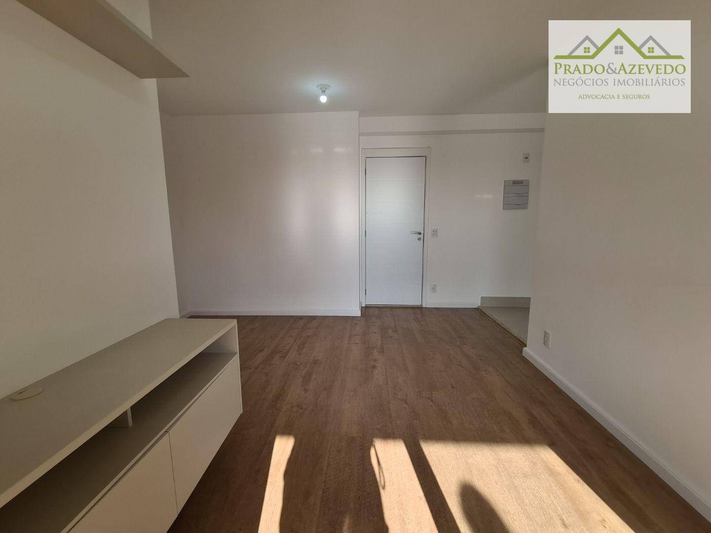 Apartamento à venda com 2 quartos, 67m² - Foto 3