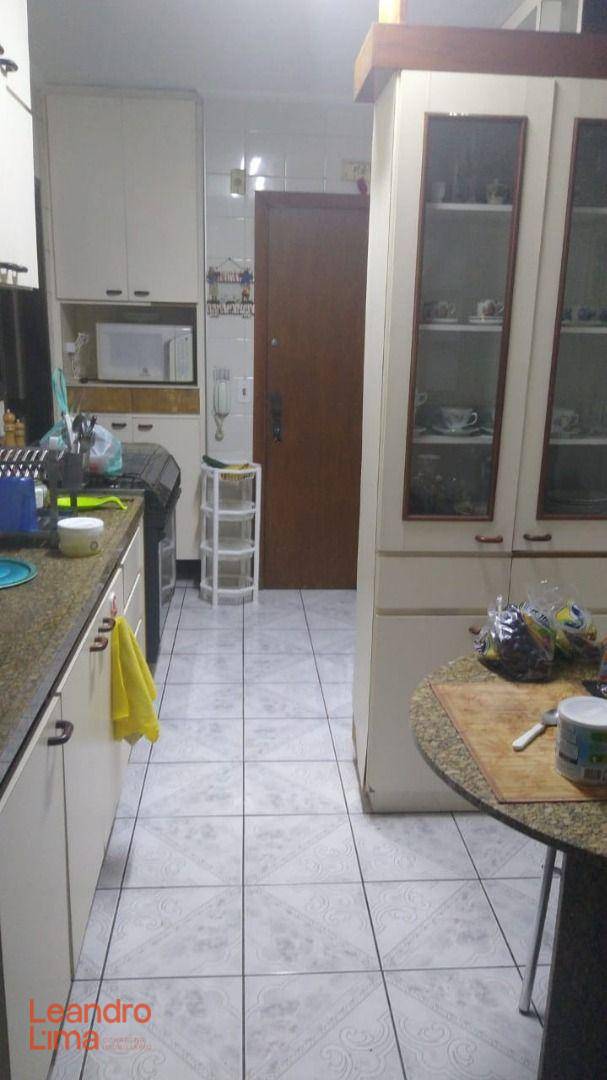 Apartamento à venda com 3 quartos, 206m² - Foto 5