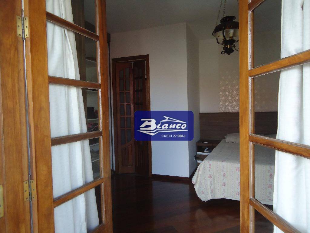 Sobrado à venda com 4 quartos, 200m² - Foto 15