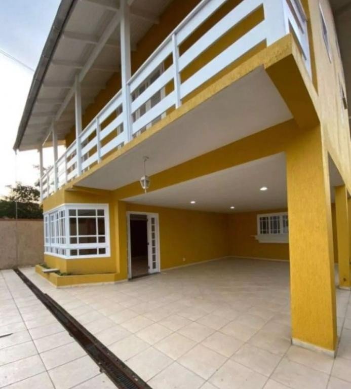 Sobrado à venda com 4 quartos, 195m² - Foto 1