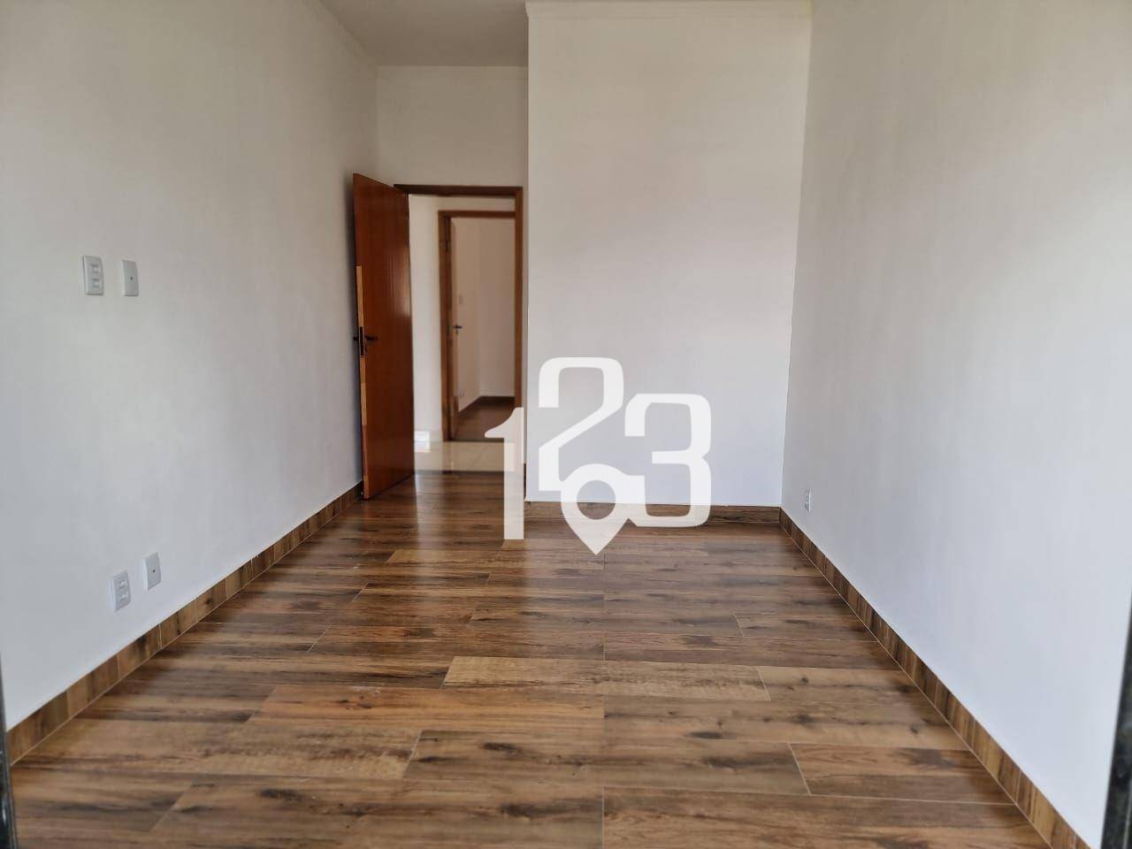 Apartamento para alugar com 3 quartos, 98m² - Foto 2