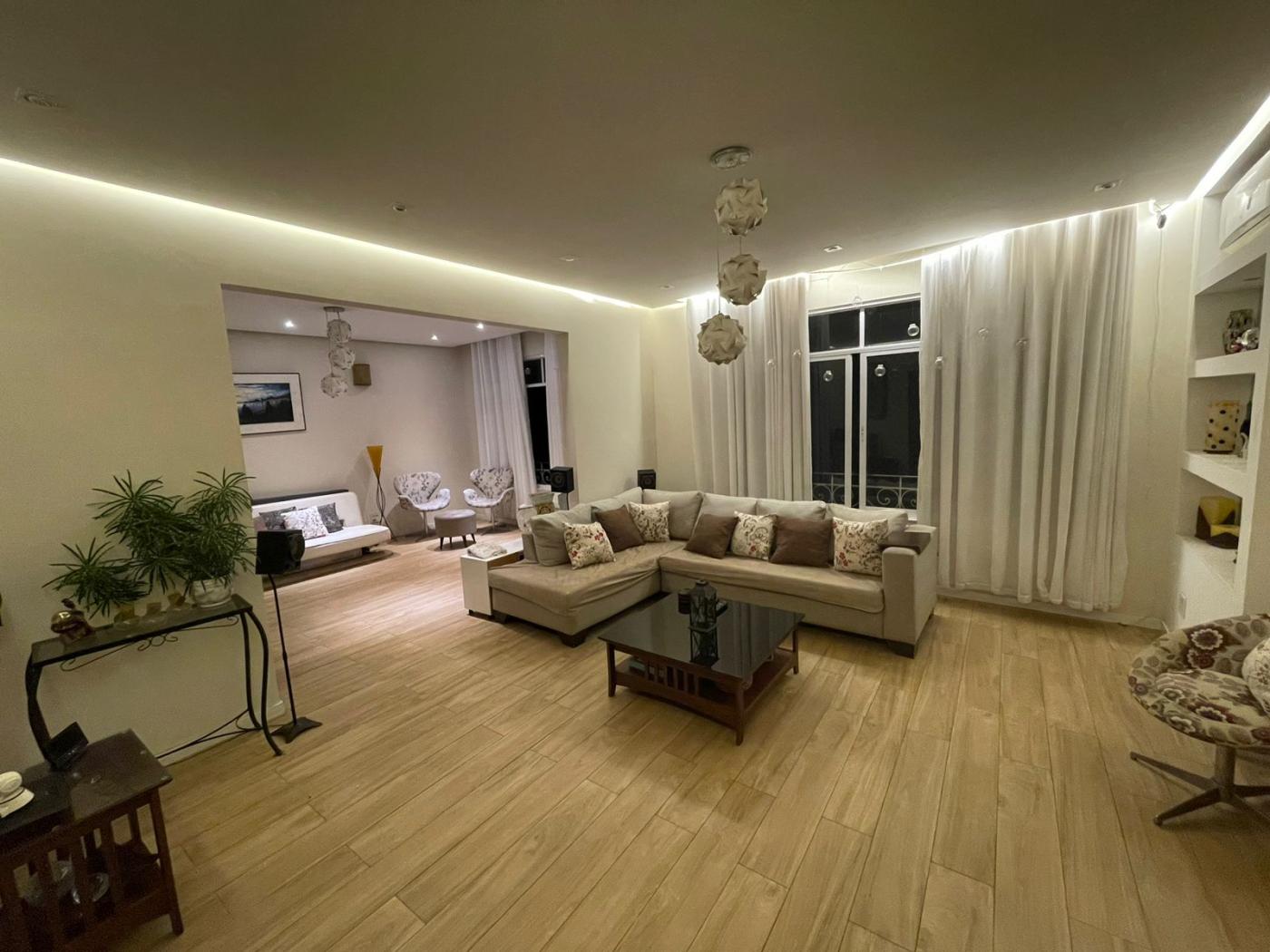 Apartamento à venda com 3 quartos, 190m² - Foto 1