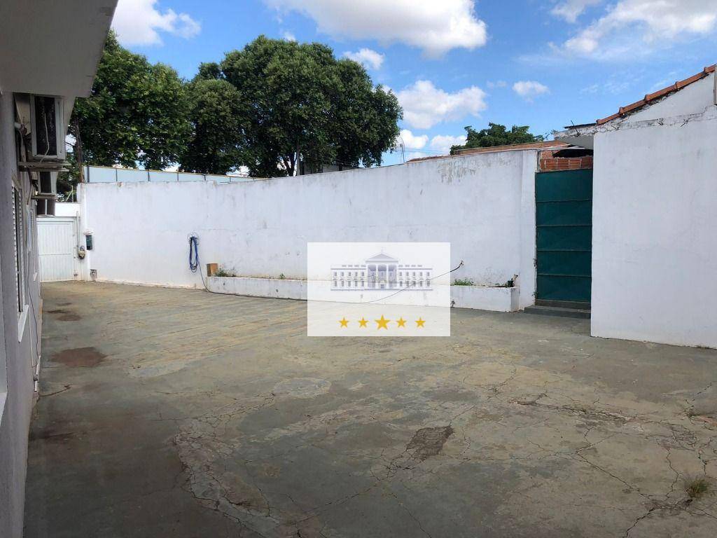 Casa à venda e aluguel com 3 quartos, 242m² - Foto 5