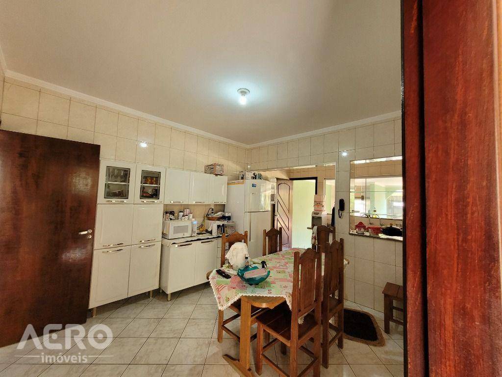 Casa à venda com 3 quartos, 180m² - Foto 22