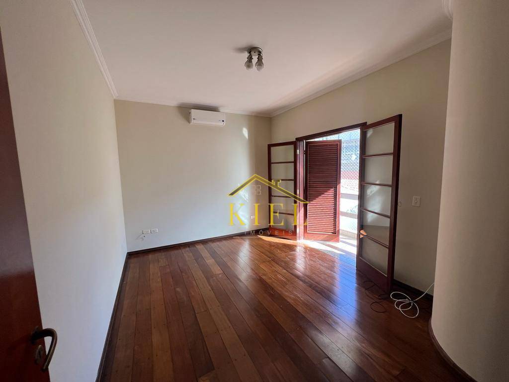 Casa à venda com 4 quartos, 225m² - Foto 16