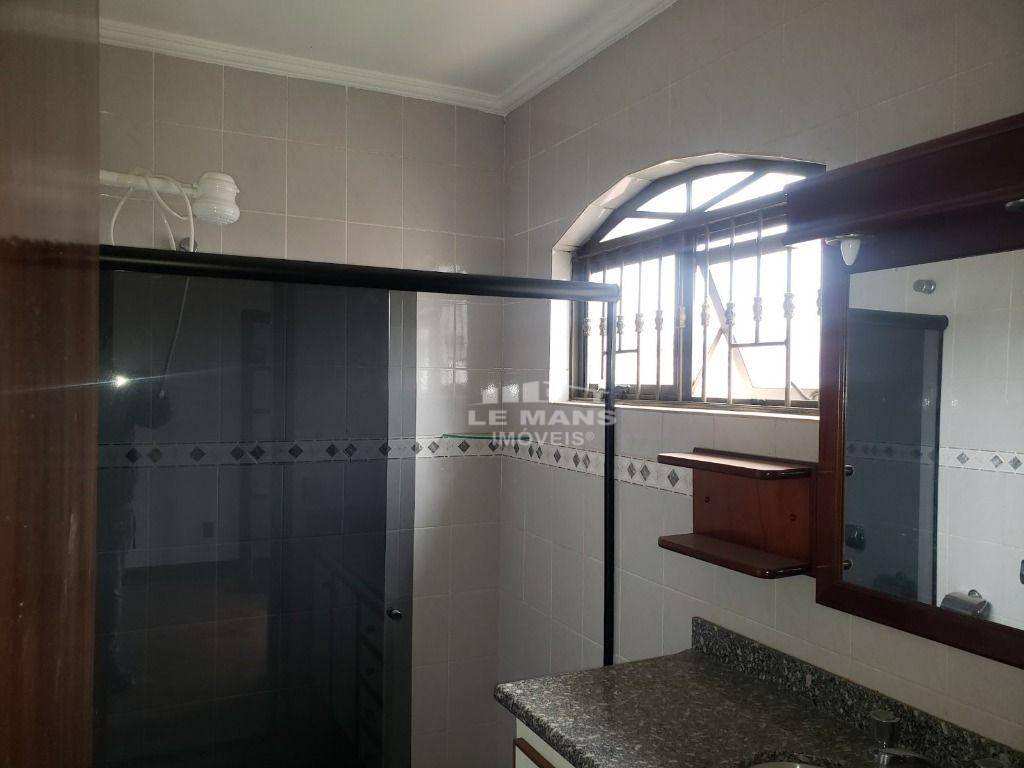 Casa à venda com 4 quartos, 244m² - Foto 30