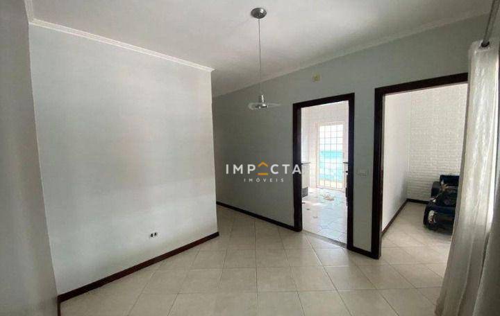 Casa à venda com 2 quartos, 141m² - Foto 2