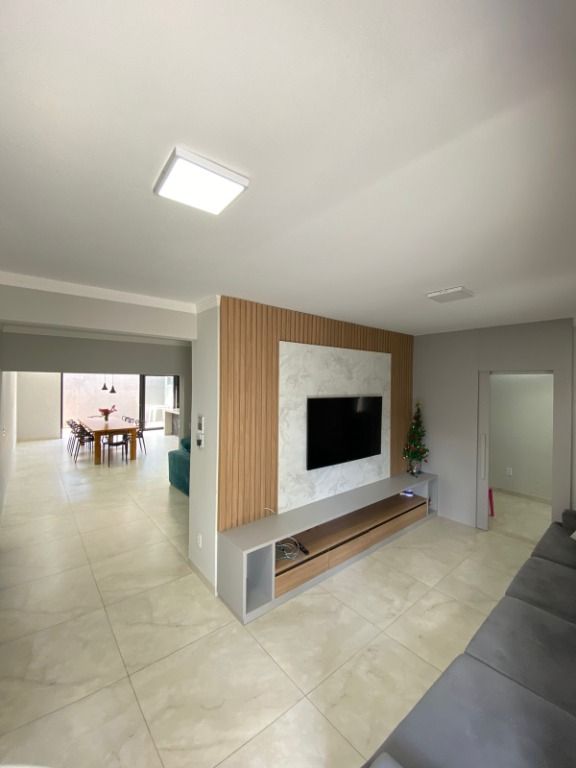 Casa à venda com 3 quartos, 250m² - Foto 9