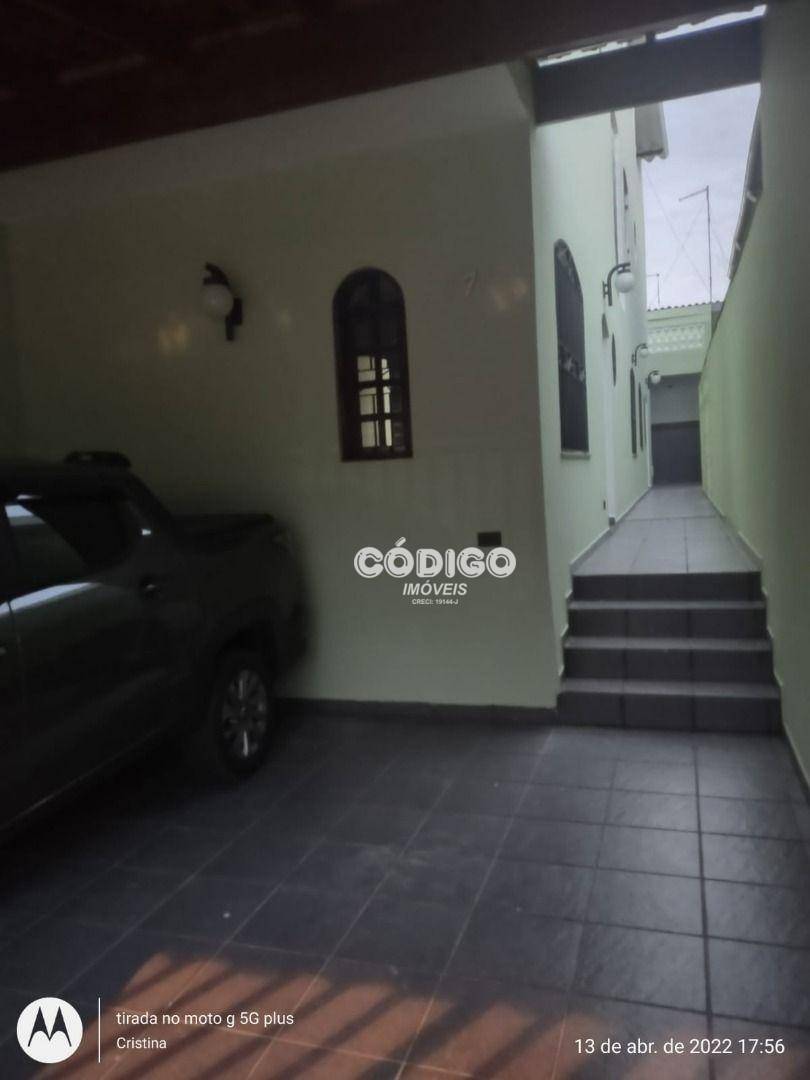 Sobrado à venda com 3 quartos, 249m² - Foto 2