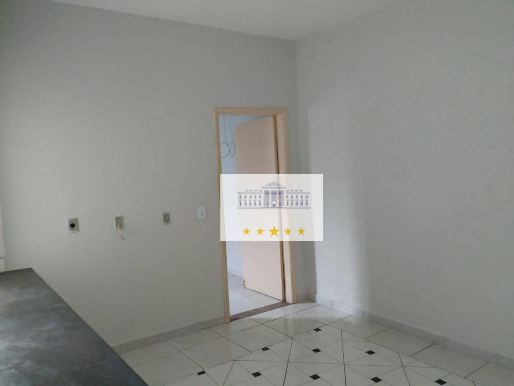 Casa para alugar com 1 quarto, 60m² - Foto 1