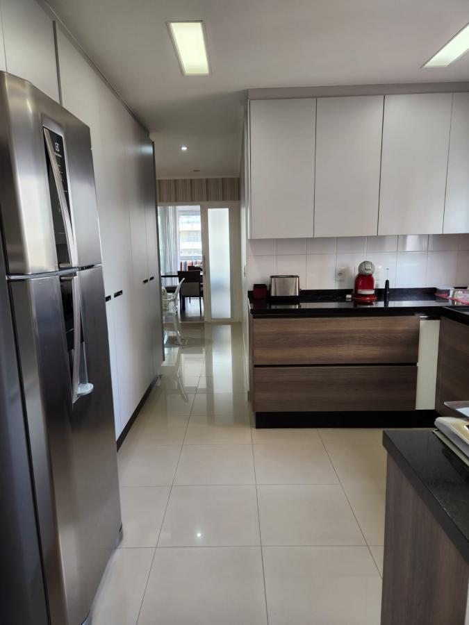 Apartamento à venda com 3 quartos, 206m² - Foto 11