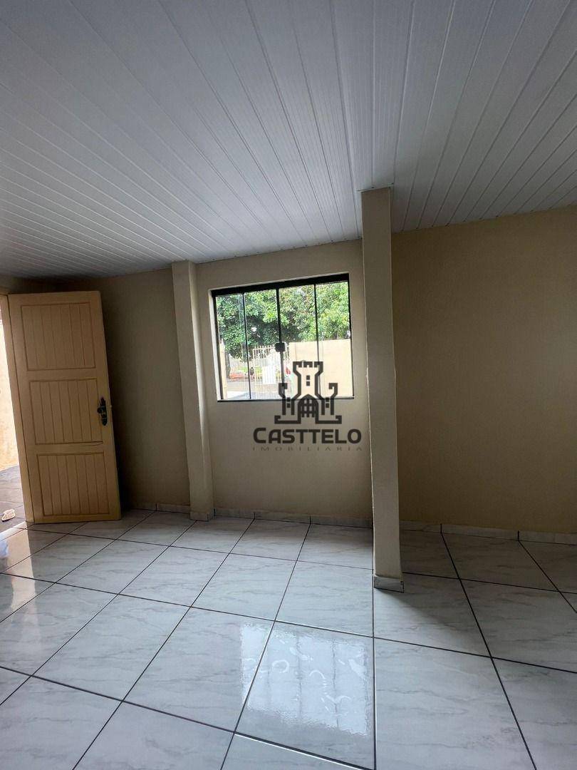 Casa à venda com 2 quartos, 60m² - Foto 4