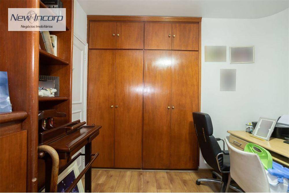 Apartamento à venda com 4 quartos, 180m² - Foto 18