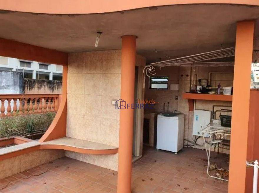 Casa à venda com 4 quartos, 240m² - Foto 18